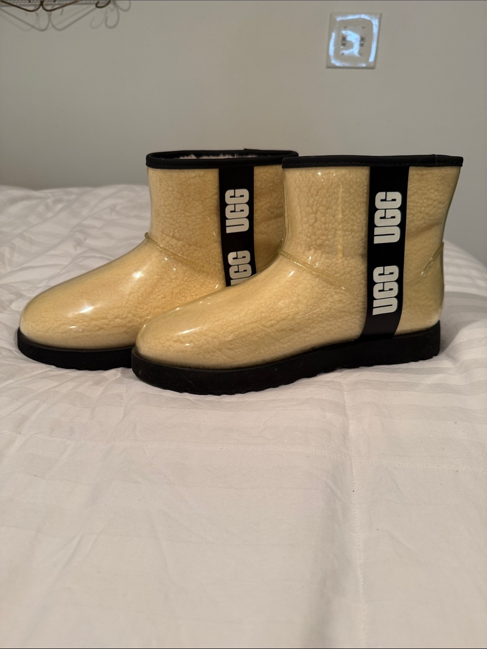 UGG Women Glossy Cream Ankle Boots with Black Logo Trim